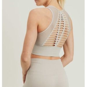 Last 2 Sand seamless sports bra